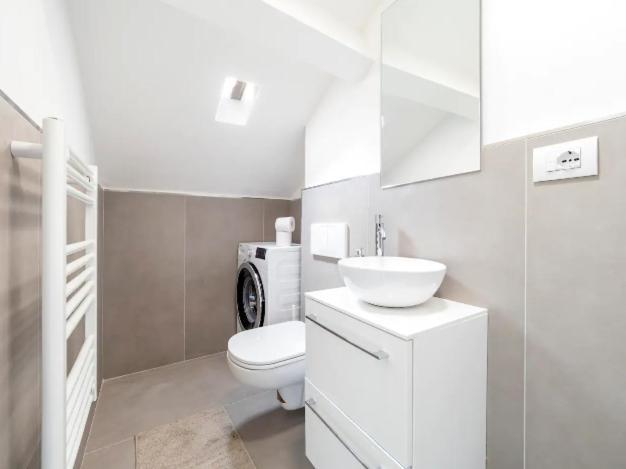 Sammartini Nice Attic Apartment มิลาน ภายนอก รูปภาพ
